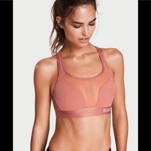 VICTORIA’S SECRET THE PLAYER MESH SPORTS BRA